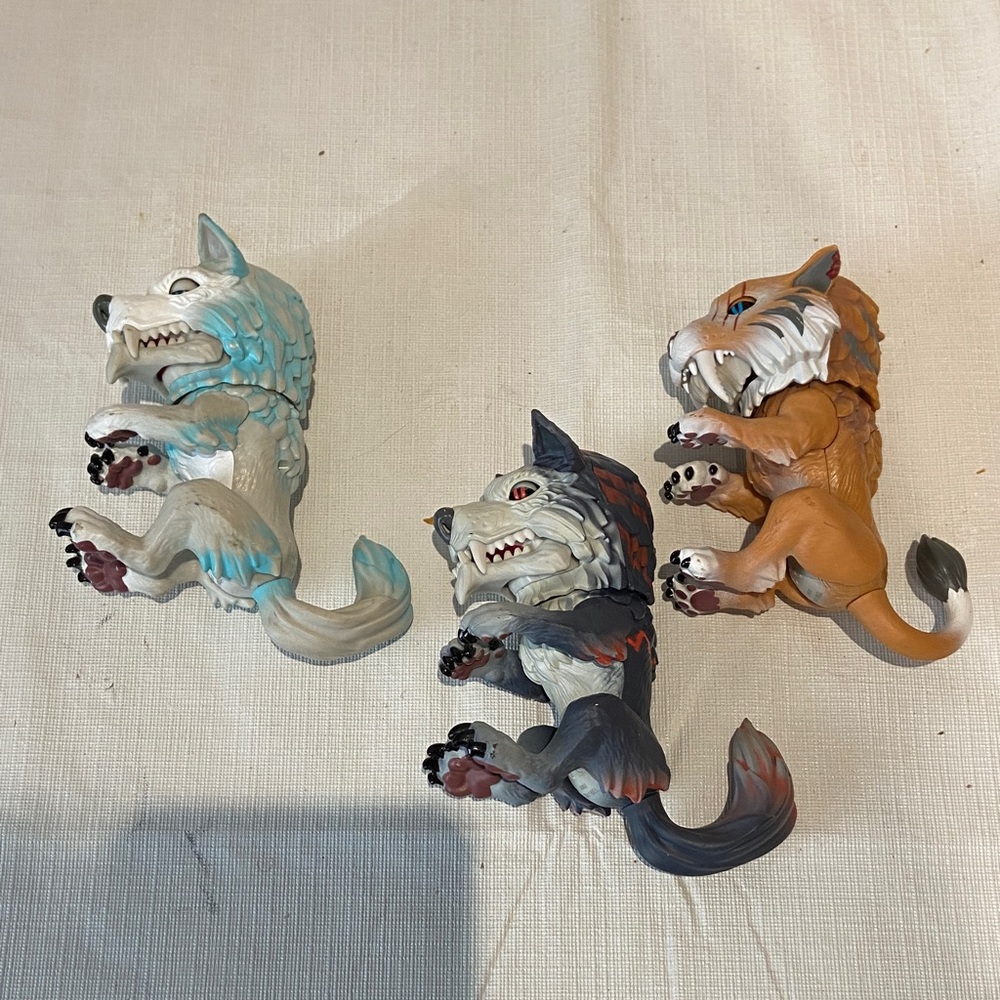 3 Fingerlings: Wolves / Tiger Interactive